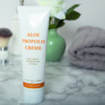 Forever Aloe Vera Propolis Creme til al tør og irriteret hud på kroppen.